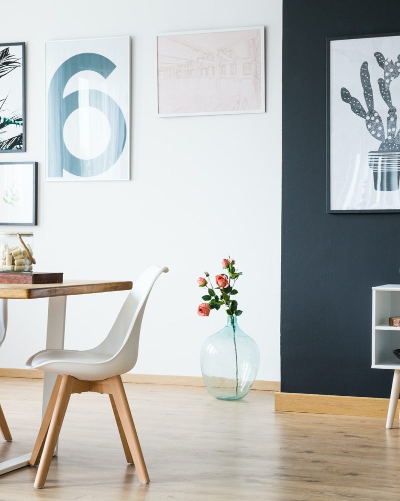 A living room where proper cleaning service has been done.